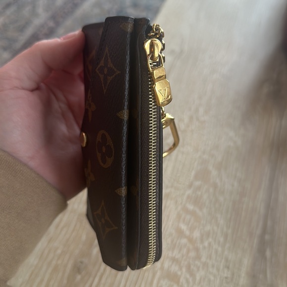 Louis Vuitton Recto Verso Wallet - Picture 8 of 8